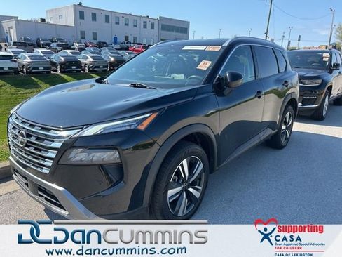 Used 2024 Nissan Rogue SL image 1