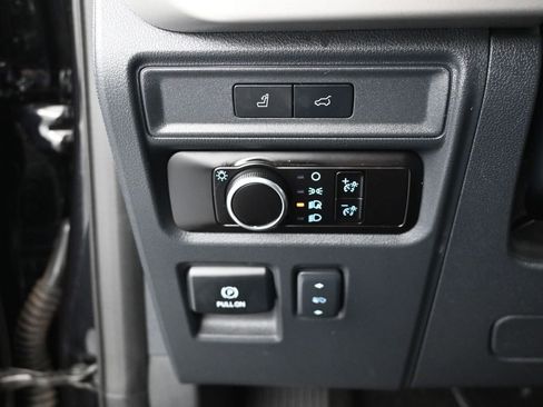 Used 2023 Ford Expedition Max XLT image 13