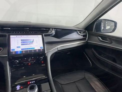 Used 2023 Jeep Grand Cherokee 4WD 4xe w/ Luxury Tech Group II image 20