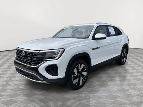 Used 2024 Volkswagen Atlas Cross Sport SE FWD image 4