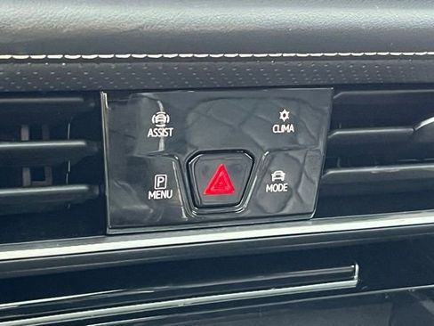 Used 2024 Volkswagen Atlas SEL Premium R-Line image 27