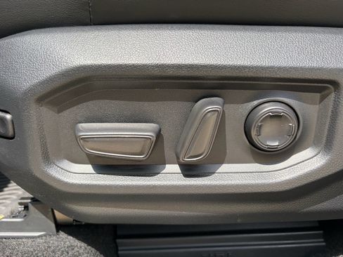 Used 2024 Toyota Sequoia Platinum AWD/4WD image 28