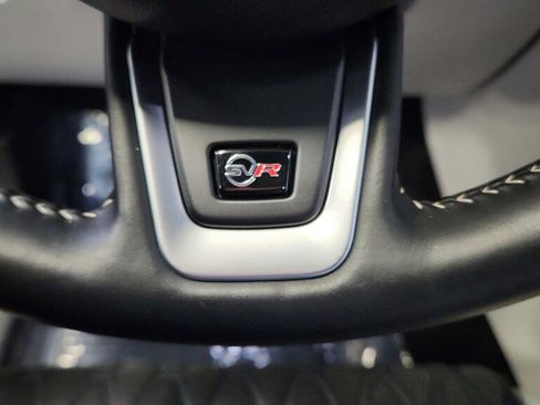 Used 2020 Jaguar F-PACE SVR image 25