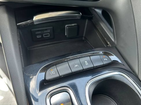 Used 2022 Buick Envision Essence w/ Technology Package I FWD image 29