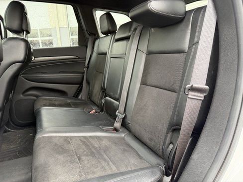 Used 2019 Jeep Grand Cherokee Altitude image 21