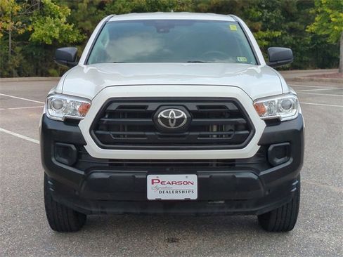 Used 2019 Toyota Tacoma SR image 9