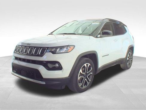 Used 2022 Jeep Compass Limited image 3