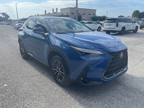 Used 2025 Lexus NX 250 FWD w/ Accessory Package (2T) image 1