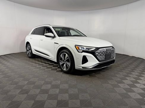 Used 2024 Audi Q8 e-tron Prestige w/ Prestige Package AWD/4WD image 4