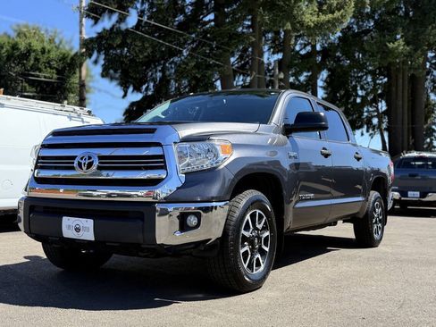 Used 2017 Toyota Tundra SR5 AWD/4WD image 1
