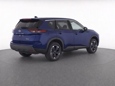 Used 2024 Nissan Rogue SV AWD/4WD image 3