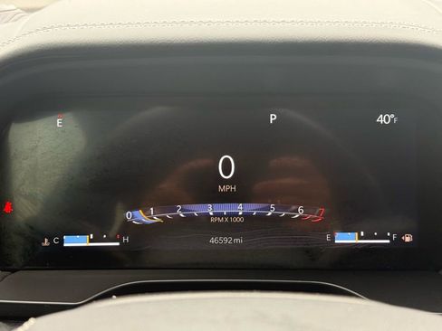 Used 2022 Jeep Grand Cherokee Overland w/ Luxury Tech Group IV image 28