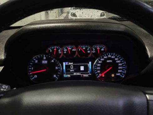 Used 2018 Chevrolet Suburban Premier image 29