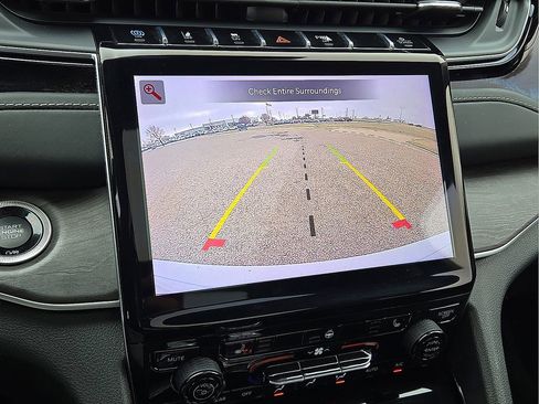 Used 2022 Jeep Grand Cherokee Limited 4xe image 30