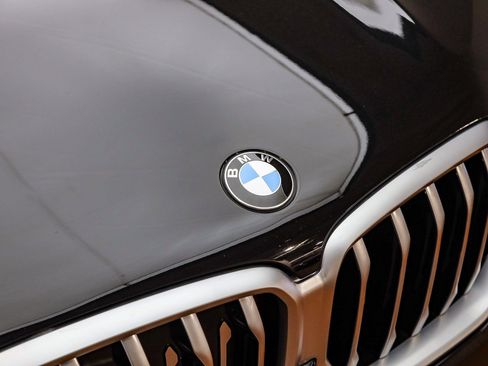 Certified 2023 BMW X6 xDrive40i w/ Premium Package image 9