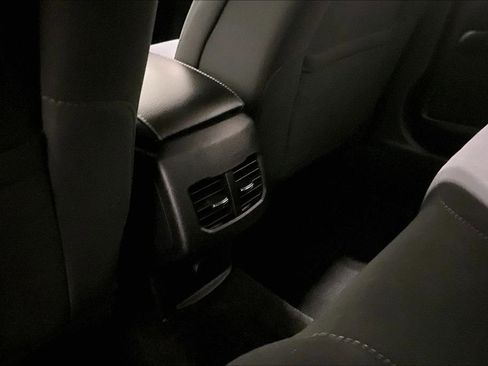 Used 2017 Ford Fusion SE w/ Fusion SE Technology Package image 10