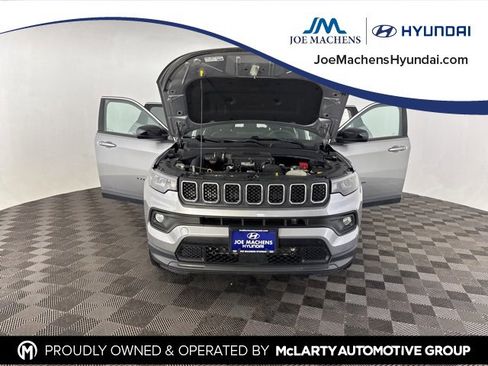Used 2023 Jeep Compass Latitude image 12