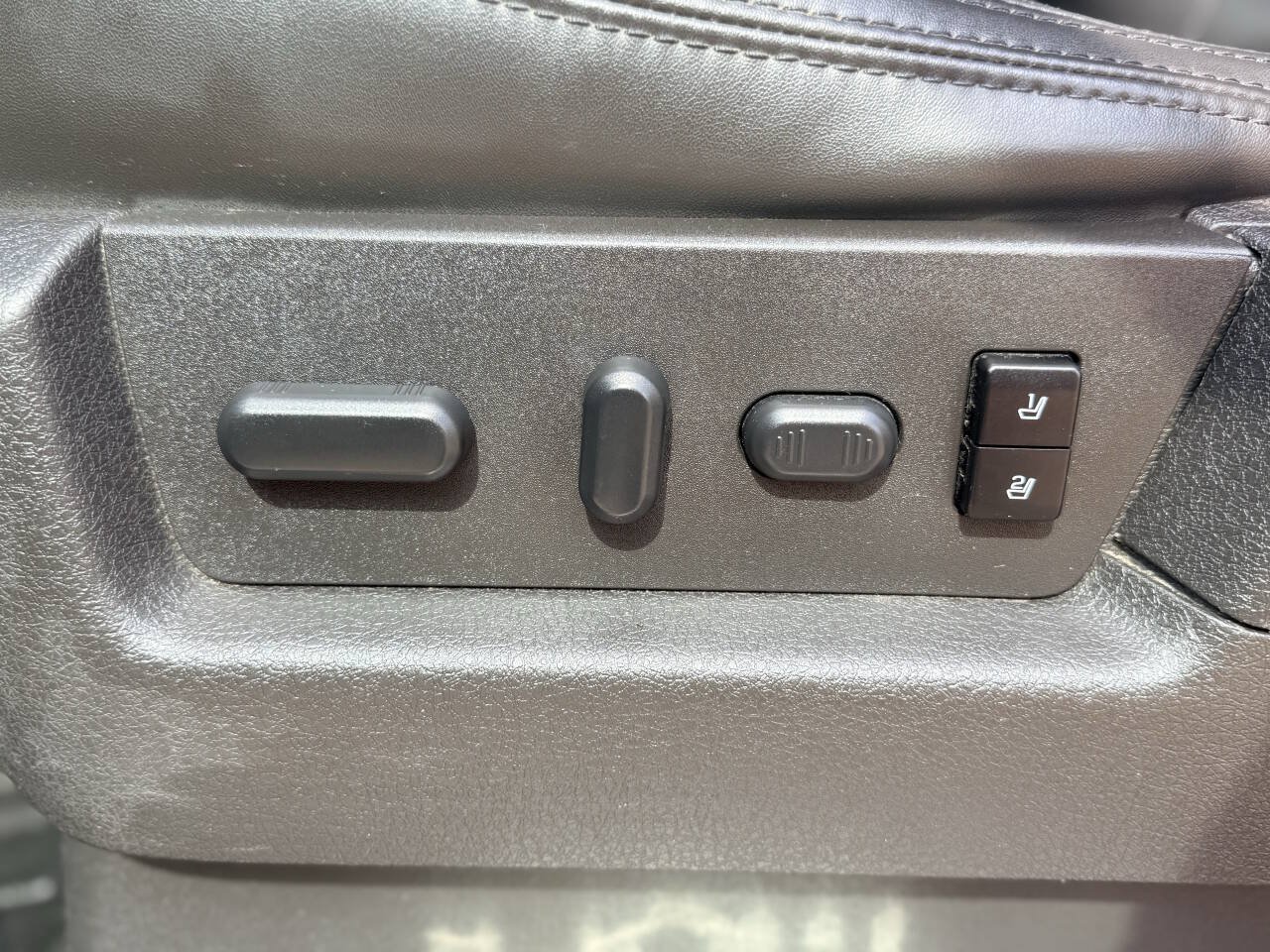 Used 2013 Ford F150 Platinum AWD/4WD image 32