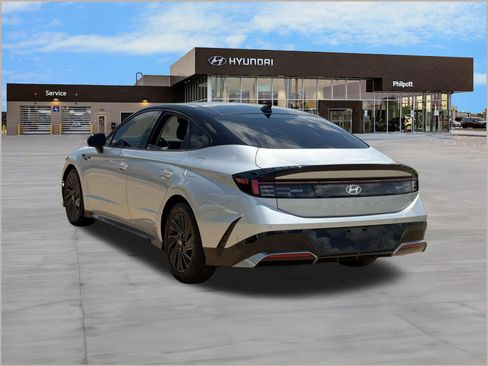 Certified 2025 Hyundai Sonata Limited FWD image 3