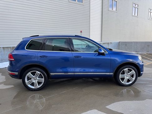 Used 2016 Volkswagen Touareg Executive image 2