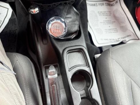 Used 2016 Jeep Wrangler Sport AWD/4WD image 12