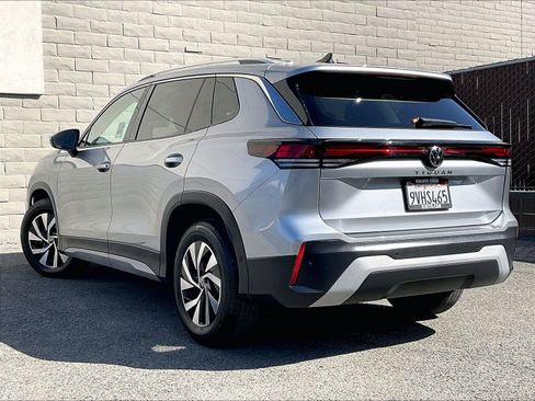 Certified 2025 Volkswagen Tiguan S FWD image 9