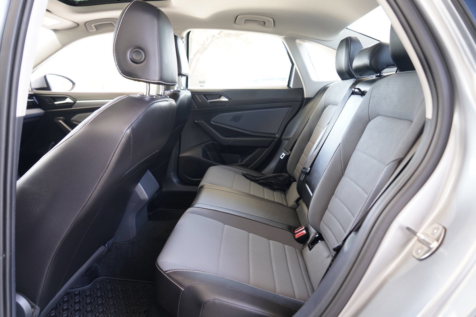 Certified 2026 Volkswagen Jetta SE FWD image 29