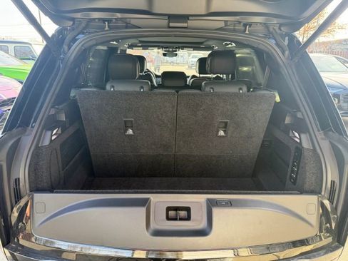 Used 2023 Land Rover Range Rover Long Wheelbase SE image 38