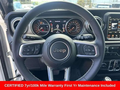 Used 2023 Jeep Wrangler Unlimited Sahara AWD/4WD image 22