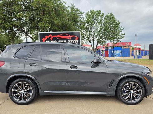 Used 2022 BMW X5 M50i AWD/4WD image 7