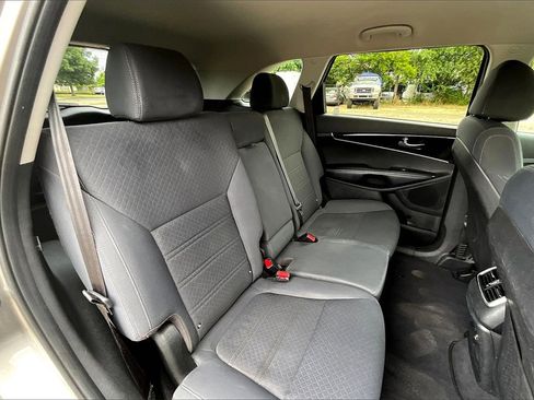 Used 2018 Kia Sorento L image 20
