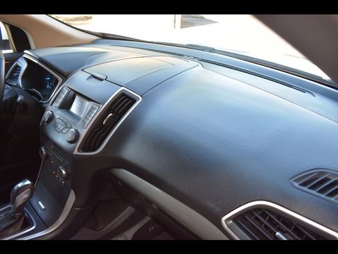 Used 2016 Ford Edge SEL image 36