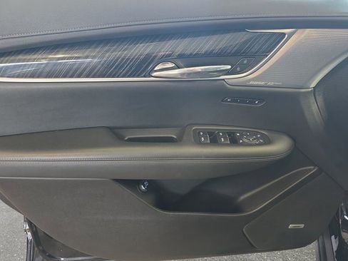 Certified 2023 Cadillac XT6 Premium Luxury w/ Technology Package image 29