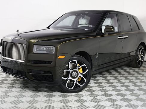 Certified 2023 Rolls-Royce Cullinan Black Badge w/ Driver's Package image 38