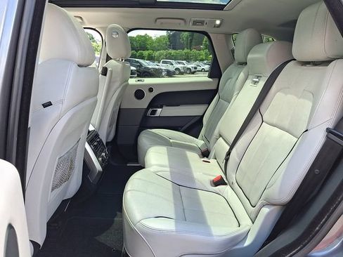 Used 2015 Land Rover Range Rover Sport HSE AWD/4WD image 18