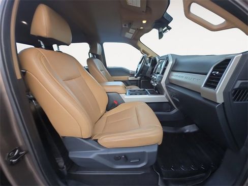 Certified 2022 Ford F250 Lariat w/ Lariat Ultimate Package image 15