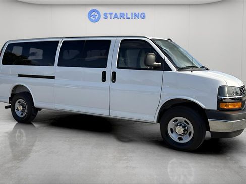 Used 2025 Chevrolet Express 3500 LT w/ LT Preferred Equipment Group image 12