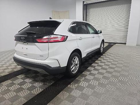 Used 2023 Ford Edge SEL AWD/4WD image 3