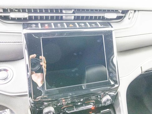 New 2025 Jeep Grand Cherokee L Altitude image 21