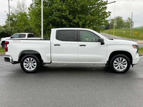 Certified 2022 Chevrolet Silverado 1500 Custom AWD/4WD image 15