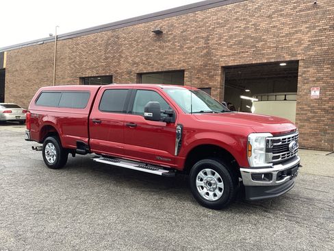 Used 2024 Ford F350 XLT AWD/4WD image 1