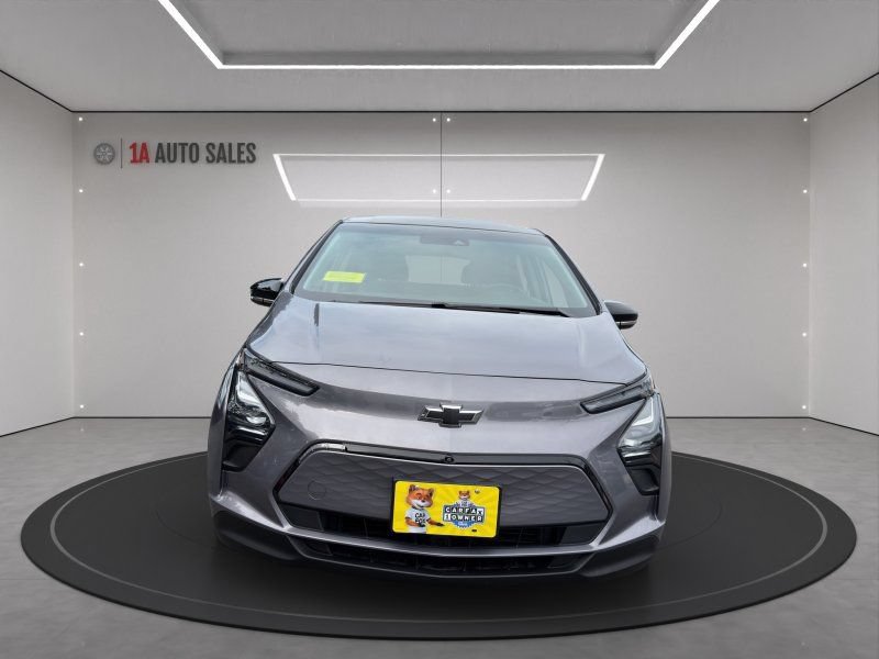 Used 2023 Chevrolet Bolt LT w/ 2LT w/ Infotainment Package FWD image 8