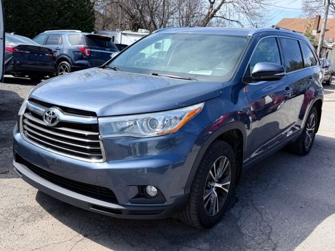 Used 2016 Toyota Highlander XLE image 1