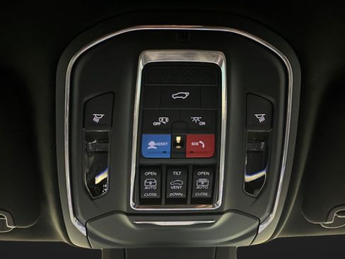 Used 2024 Jeep Wagoneer Launch Edition AWD/4WD image 31