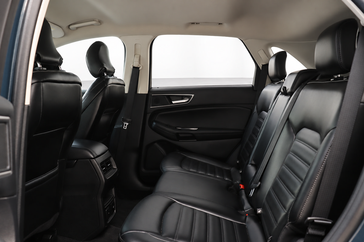 Used 2019 Ford Edge SEL w/ Equipment Group 201A FWD image 17