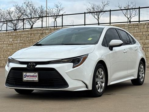 Used 2024 Toyota Corolla LE image 3