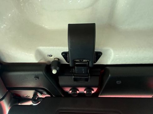 Used 2020 Jeep Wrangler Unlimited Sahara w/ Dual Top Group AWD/4WD image 33