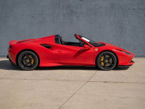 Used 2021 Ferrari F8 Tributo RWD image 7