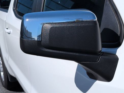 Used 2025 Chevrolet Silverado 1500 LT RWD image 12
