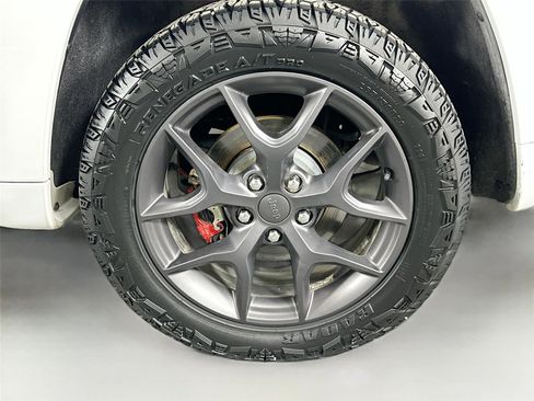 Used 2019 Jeep Grand Cherokee Limited X image 30